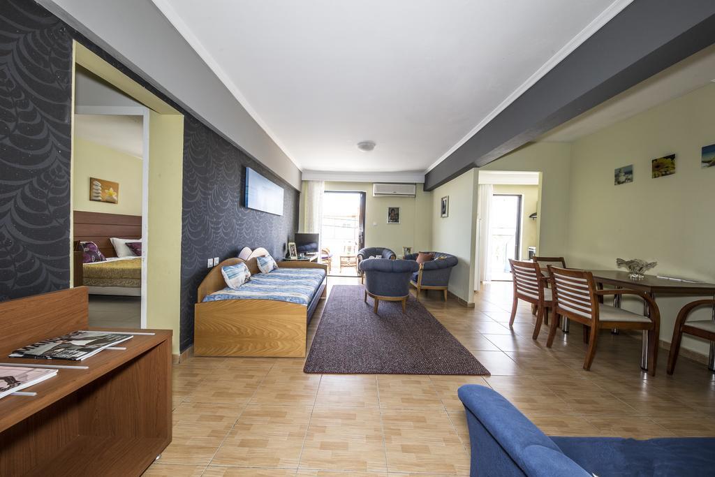 Park Apartment Паралия Дионисиу Екстериор снимка